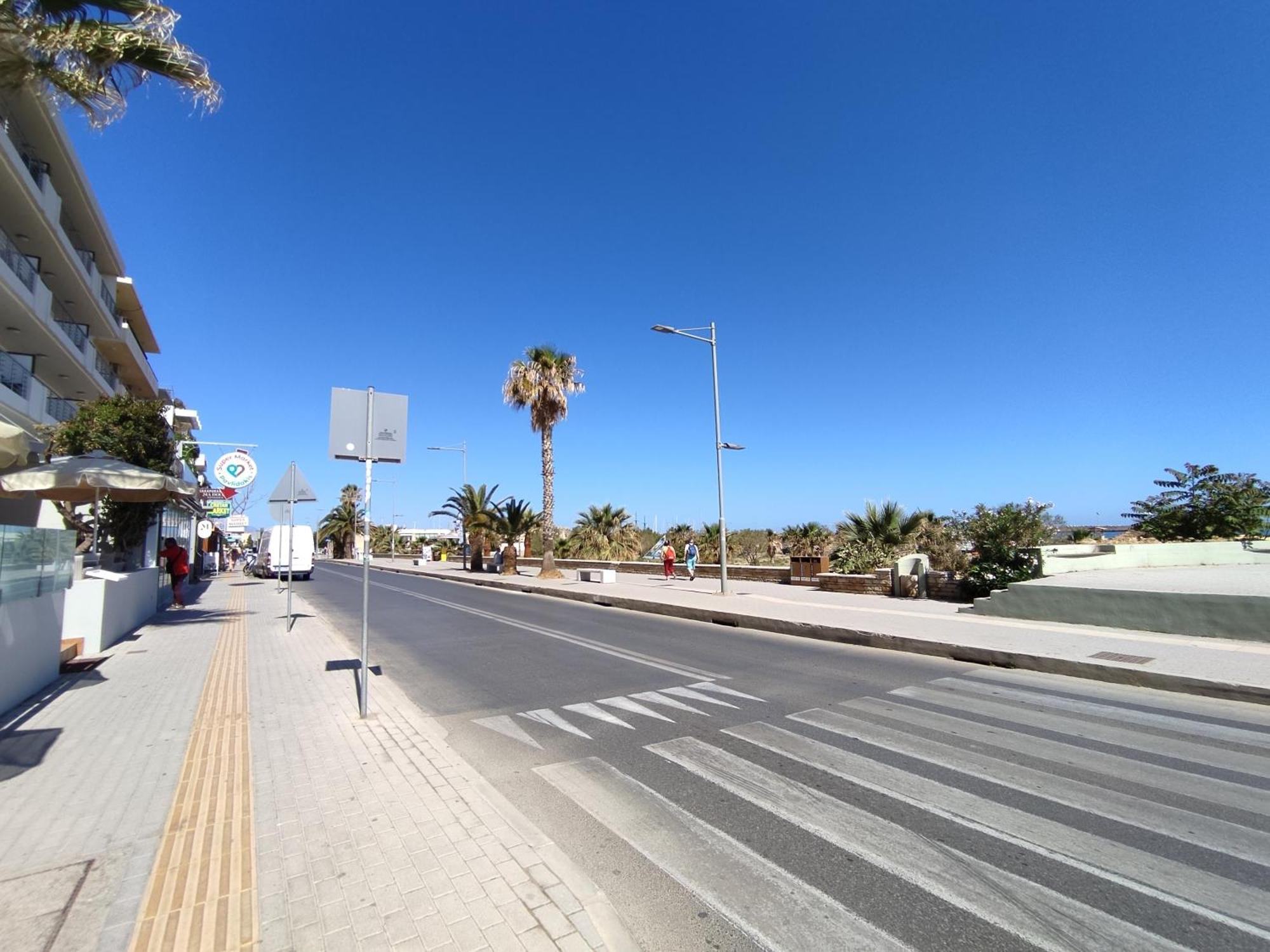 Stratos Seaside Corner