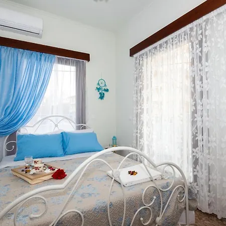 Stratos Seaside Corner Apartment Rethymno  Exterior photo