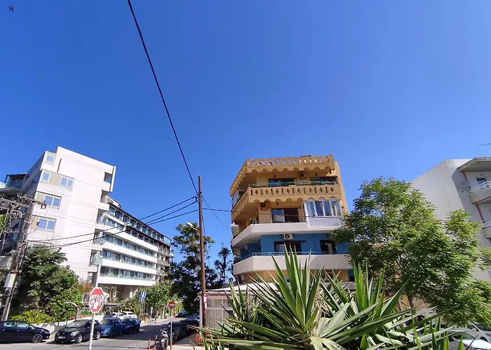 Stratos Seaside Corner Apartment
