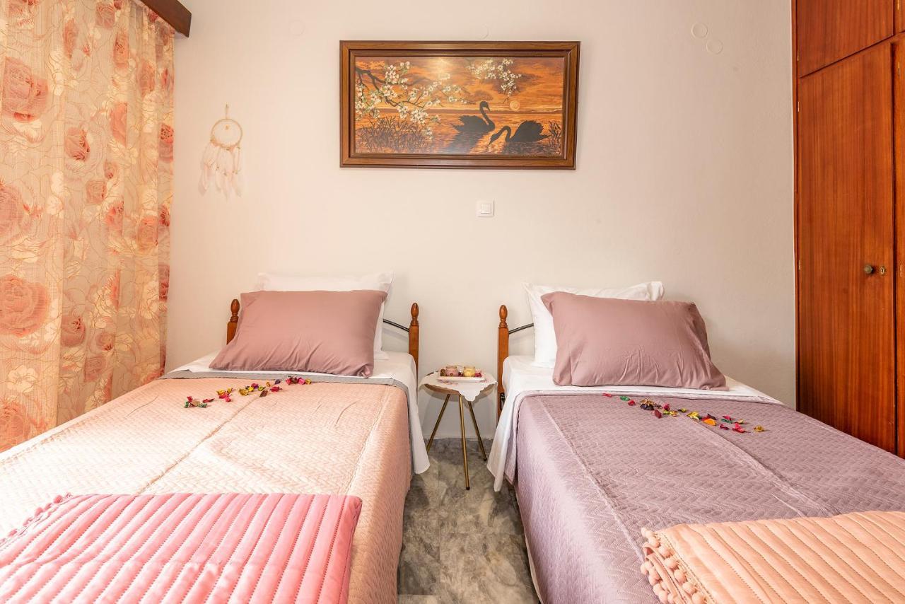 Stratos Seaside Corner Apartament *