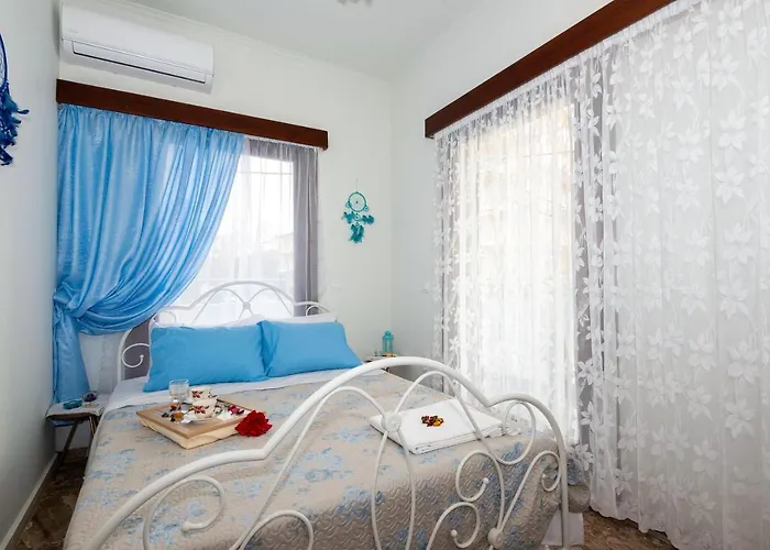 Stratos Seaside Corner Apartment