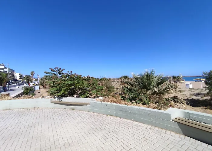 Stratos Seaside Corner Apartment